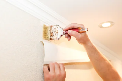 Pose de papier peint à Verrières-de-Joux — revêtements muraux et toiles de verre